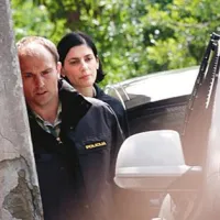 Martino Gamboz so s policijskim službenim avtomobilom odpeljali v prostore pomorskega muzeja v Piranu