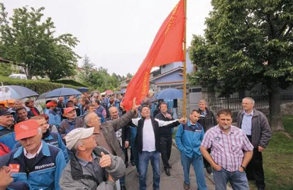 Stavkajoči so protestni mimohod opravili mirno in dostojanstveno