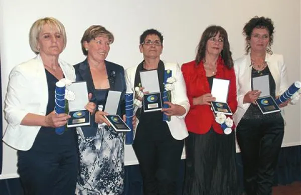 Srebrni znak so prejele (z leve) Mevlida Hodžič, Mira Peroša, Dušanka Alagič, Loreta Grbec in Ariela Bučaj  