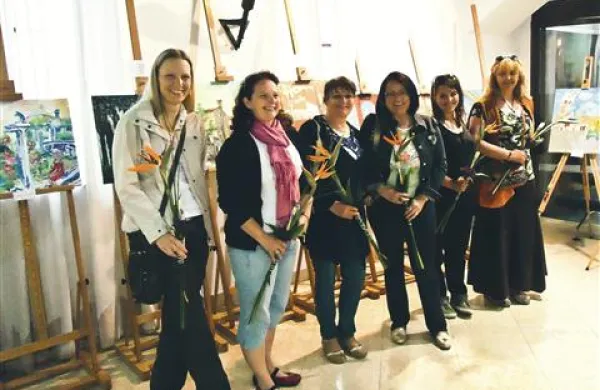 V pritličju Pretorske palače bodo še do 31. maja na ogled likovni utrinki Kopra, ki so nastali na nedavnem ekstemporu za odrasle z naslovom Utrip mesta