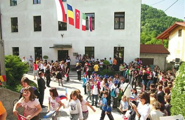 Mostarska šola v projektu Comenius že tretje leto sodeluje s šolami iz Italije, Turčije, Poljske in Romunije 