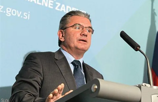 Minister za delo, družino in socialne zadeve Andrej Vizjak