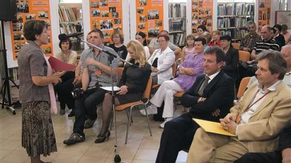 Magda Bezlaj je predstavila tri desetletja knjižnice