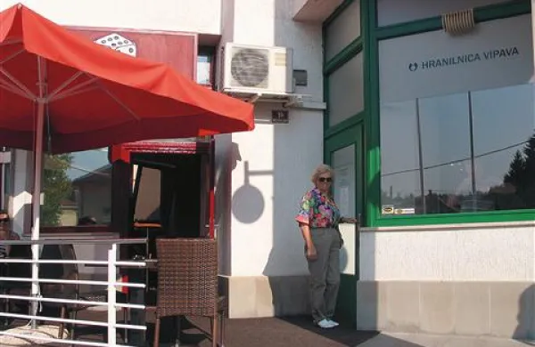 Nezavezujoče ponudbe za nakup vipavske hranilnice  bodo odpirali v prihodnjih dneh