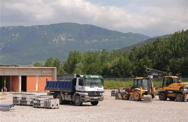 Snovalci nove strategije obvladovanja gospodarske kriminalitete opozarjajo tudi na vse nižjo poslovno etiko v slovenskih podjetjih. To nedvomno velja tudi za ajdovsko Primorje, ki se je znašlo v skoraj brezizhodnem položaju.