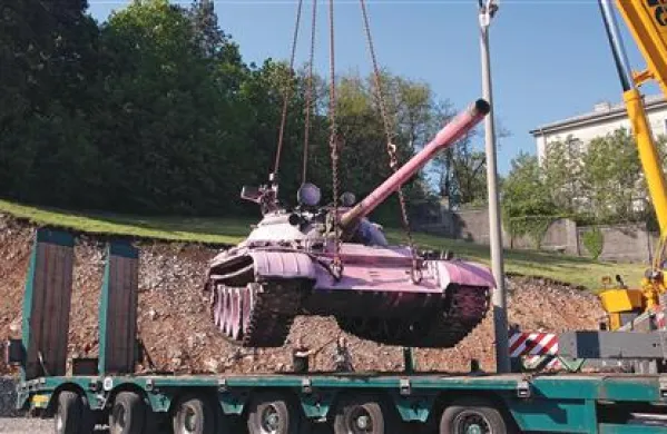 V Parku vojaške zgodovine bi radi letos pritegnili 25.000 obiskovalcev,  tudi s pomočjo “roza” tanka 
