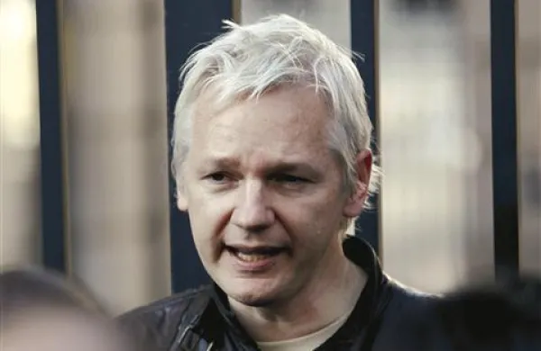 Britansko vrhovno sodišče je  potrdilo sklep o izročitvi ustanovitelja WikiLeaksa Juliana Assangea Švedski, kjer je obtožen posilstva