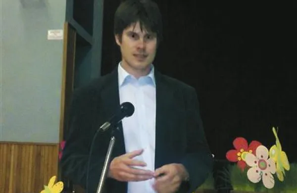  Igor Sapač  na predstavitvi knjige v Braniku