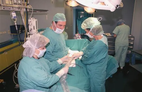 V prihodnje naj bi vse več ljudi obolevalo za rakom