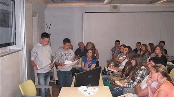 Bistriška učenca, brata Jaka in Matej Ribič, sta opisala, kako so obnovili Potepanov studenec na Dolnjem Zemonu, kjer je danes voda povsem neoporečna 