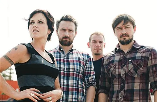 Irska pop rock zasedba The Cranberries je prestavila oziroma odpovedala nekaj poletnih koncertnih datumov v okviru evropske turneje Roses