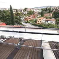 Lovilce sončne energije  so postavili na južno streho Hotela Žustrena   