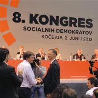 Bivši predsednik SD Borut Pahor  je novega šefa  Igorja Lukšiča opozoril,  da z vodenjem stranke v zahtevnih razmerah prevzema tudi veliko odgovornost