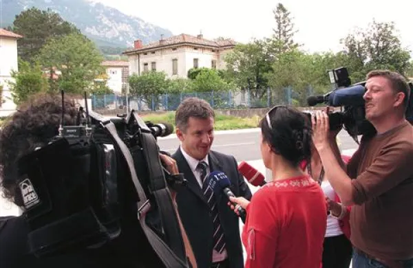 Štefan Činč je včeraj novinarjem pojasnjeval, da sam ne more vložiti predloga za stečaj Primorja 