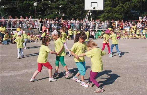 Ob evropskem letu medgeneracijske solidarnosti so Ciciolimpiadi letos nadeli slogan Igrali so se nekoč, igramo se danes