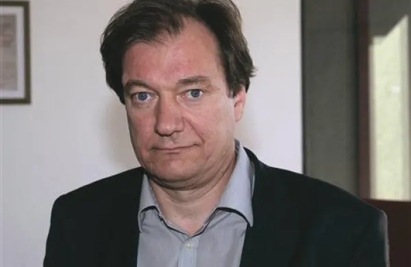 Vršilec dolžnosti dekana koprske Fakultete za humanistične študije (FHŠ) Gorazd Drevenšek grozi zaposlenim in s tem krši delovnopravno zakonodajo, trdijo v Svizu