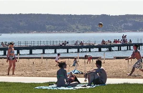 Modra zastava bo letos plapolala tudi na portoroški centralni plaži