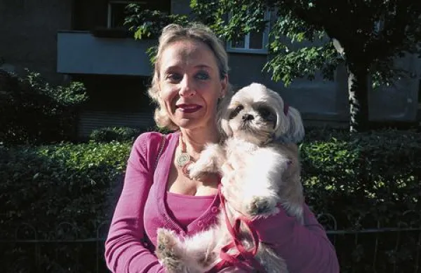 Darja Betocchi s svojim psičkom