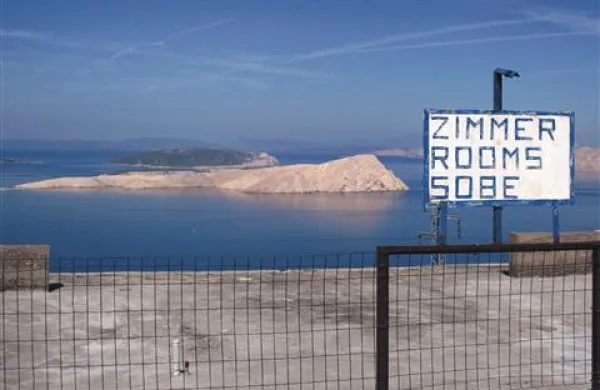 V Srbiji bodo izplačali prve odškodnine za zapornike na Golem otoku, kamor so jugoslovanske oblasti po drugi svetovni vojni zapirale predvsem politične nasprotnike