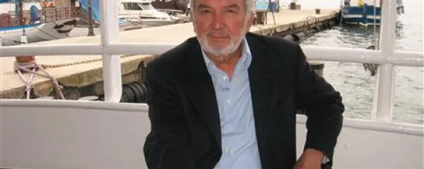 Jurij Gorjan na palubi svoje Meje 