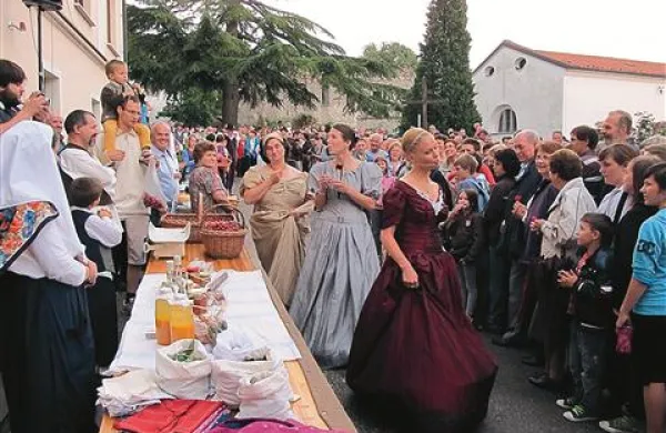 Srednjeveški semanji dan v Vipavskem Križu