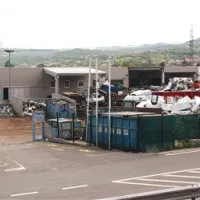 V Dinosu ob Šmarski cesti so zaradi vetra, ki odnaša smeti, namestili višje ograje