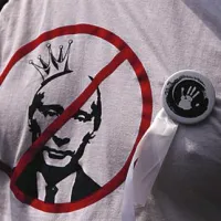 Na novem protestnem shodu proti ruskemu predsedniku Vladimirju Putinu se je danes na moskovskih ulicah ponovno zbrala velika množica ljudi