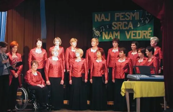 &ldquo;Naj pesmi srca nam vedre&rdquo;