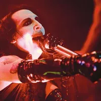 Ameriški rockovski glasbenik Marilyn Manson je s pomočjo slikanja odprl novo poglavje v svojem življenju