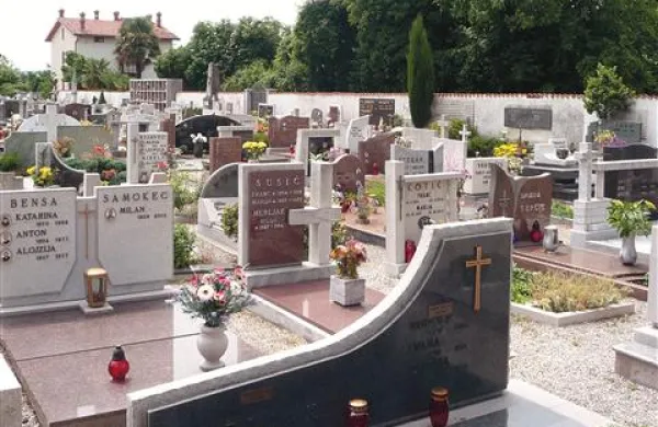 Šempetrsko pokopališče postaja pretesno, zemljišč za širitev pa ne morejo dobiti