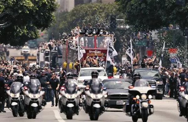 Ekipi Los Angeles Kings so včeraj priredili parado