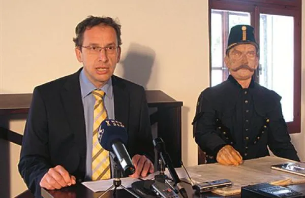Žiga Turk je danes povedal, da bo do konca meseca znano, ali se bo Idriji, skupaj s španskim Almadenom, z Dediščino živega srebra uspelo vpisati na Unescov seznam svetovne dediščine