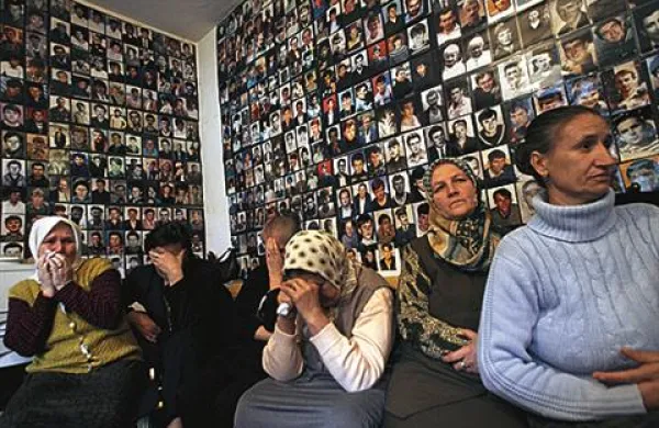 Sorodnice žrtev v Srebrenici