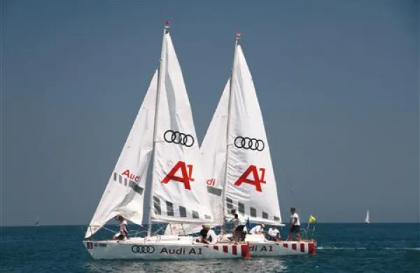 Finalista Slovenia match race cupa Mads Ebler in Viktor Ogeman v predstartni igri