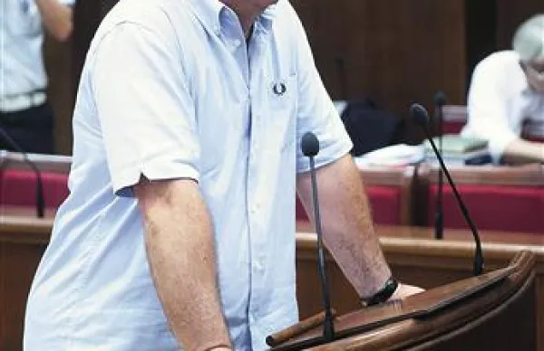 Robert Časar očitanih kaznivih dejanj in krivde ni priznal