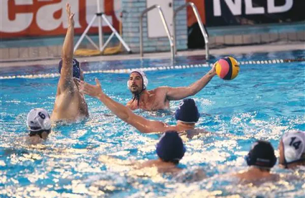 Vaterpolisti Triglava so sinoči v tretji finalni tekmi državnega prvenstva v gosteh premagali koprsko Rokavo z 12:11 (5:2, 2:3, 2:4, 3:2)