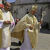 &Scaron;kof Jurij Bizjak ume&scaron;čen za novega koprskega &scaron;kofa ordinarija