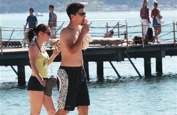 Sladoled prija, a ne pogasi žeje in lahko v večji količini škodi zdravju 