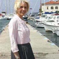 Tanja Cegnar: “Ozon visoko v ozračju je nujno potreben, pri tleh pa nam ob povišanih koncentracijah povzroča težave v  počutju in na zdravju.”