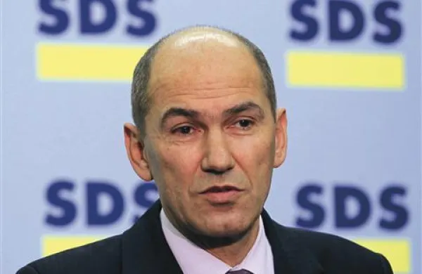 Janez Janša je povedal, da je predsednika države Danila Türka za govornika na proslavi predlagal on, kar pa danes ocenjuje kot edino napako, ki jo obžaluje