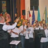 Orkester danes šteje 30 članov in se nenehno pomlajuje
