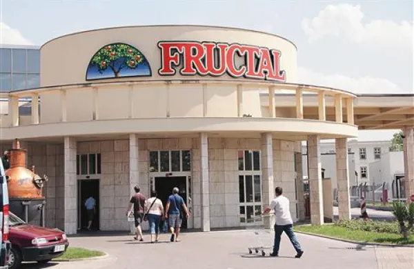 v Fructalu o odpuščanju še vedno molčijo
