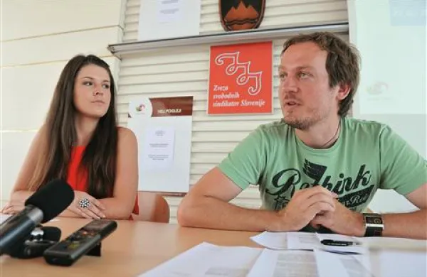 Sekretarka sindikata Mladi plus Darja Cerovšek in samostojni svetovalec ZSSS za socialno področje Goran Lukič