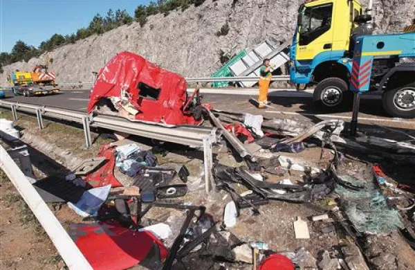 Zamenjati bodo morali tudi del odbojne ograje