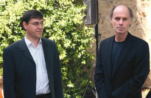 Direktor ZRS Darko Darovec se sprašuje, kako so podatki lahko prišli v javnost, rektor   Dragan Marušič pa domnevnih Darovčevih grehov ne bo komentiral, dokler revizijsko poročilo ne bo dokončno 