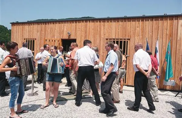  Čistilna naprave v Modreju je začela obratovati, na prečiščevanje  čakajo še v Modrejcah, na Postaji in v Bači pri Modreju