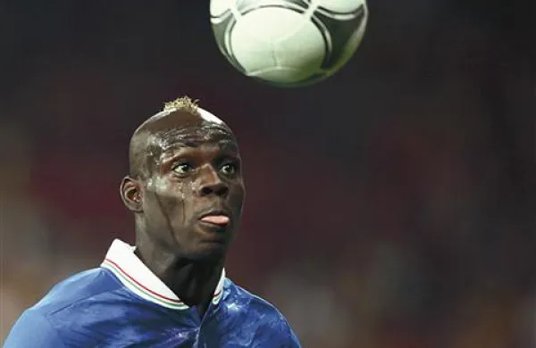 Mario Balotelli bo postal oče