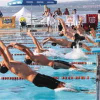 Start plavalcev v disciplini 100 metrov hrbtno