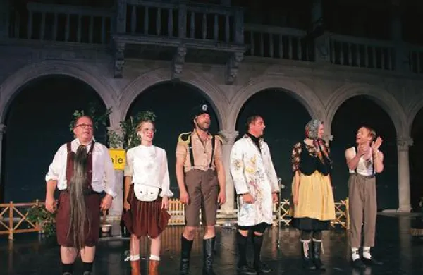 Na  Mednarodnem otroškem festivalu v Šibeniku se je z Butalci   predstavilo  Gledališče Koper
