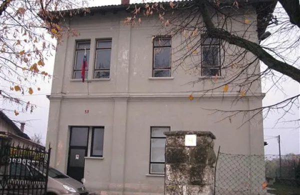 Stavbo, v kateri je vrtec, želijo čim prej prodati